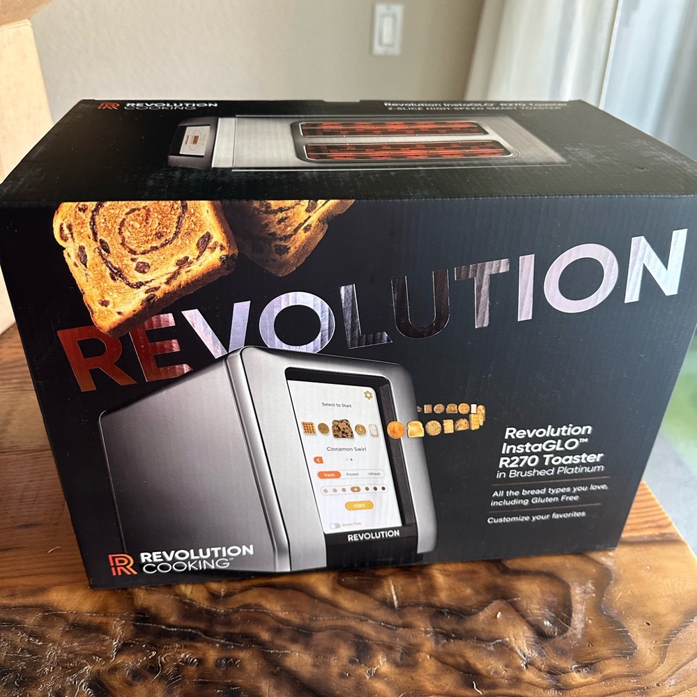 Revolution InstaGLOW R270 Toaster - New in Box